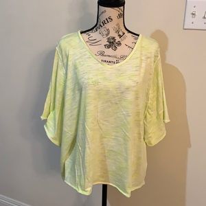 💕💕 Active neon yellow cropped shirt. Soft and lightweight. Gently used